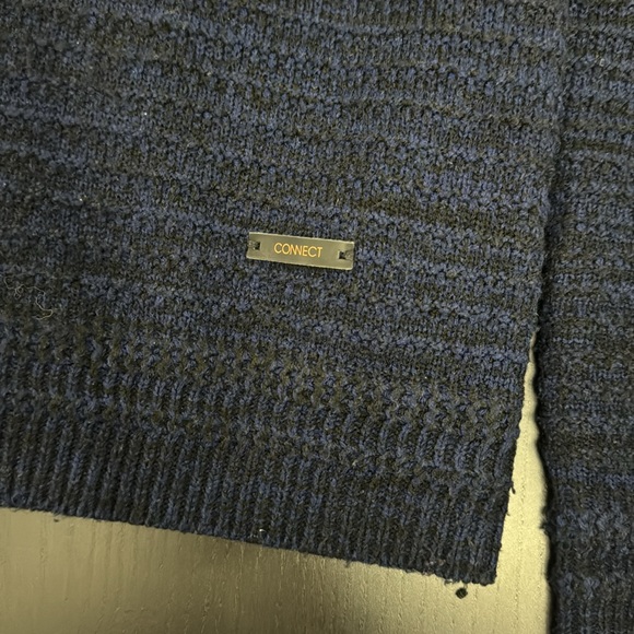 Navy blue H:Connect (Korean) sweater - Picture 3 of 5